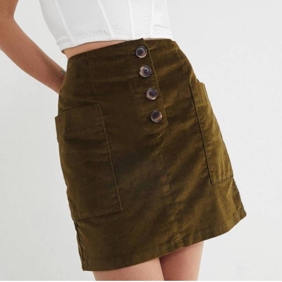 BDG Dresses & Skirts - BDG Dark Green Mini Skirt. Size S-P